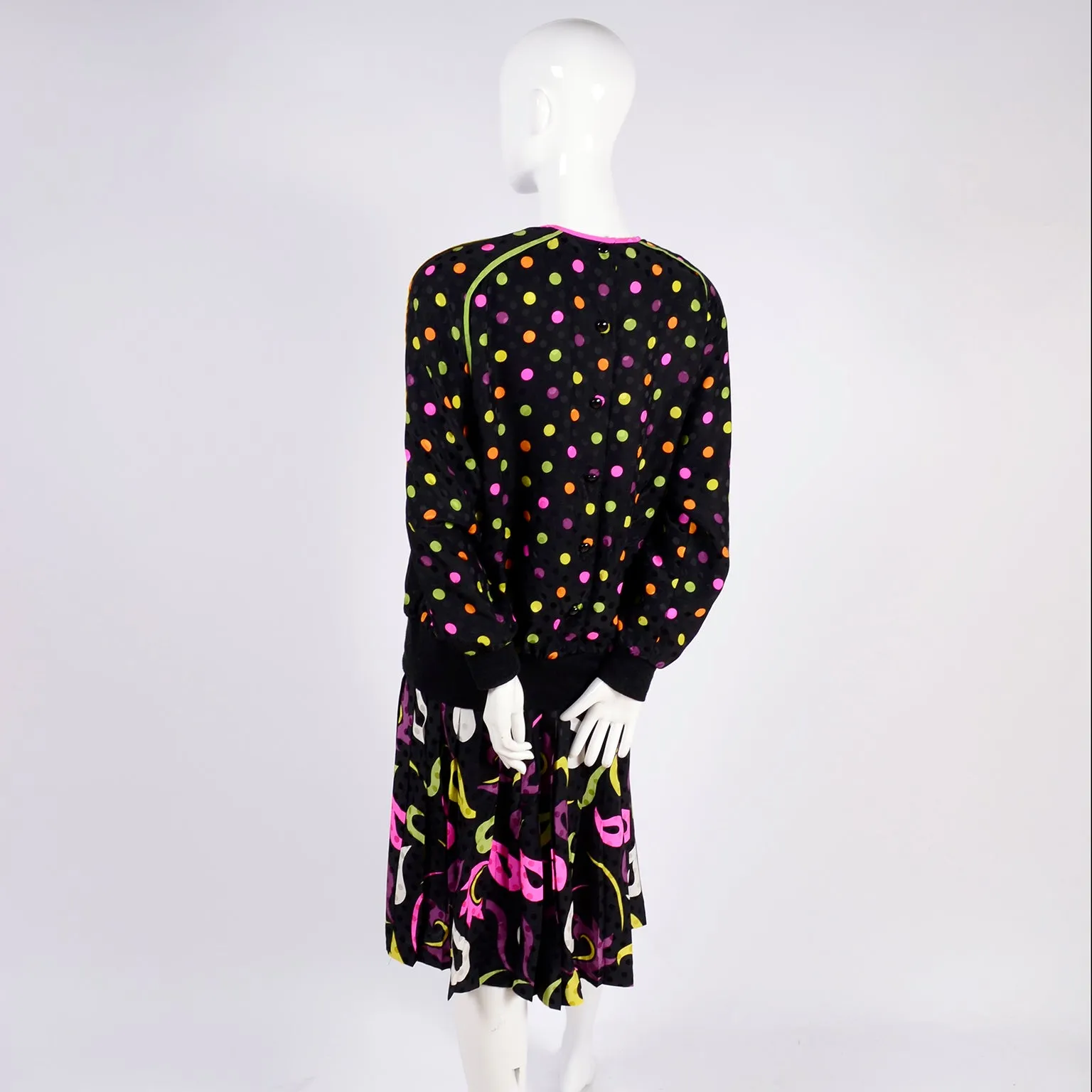 1980s Silk Oversized Sweatshirt & Pleated Midi Skirt in Multicolor Polka Dot Abstract Paisley