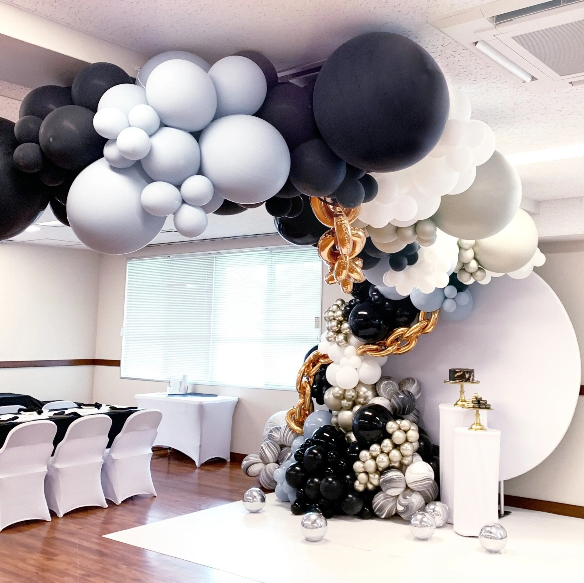 2-Foot Giant Balloons (24 Inch)