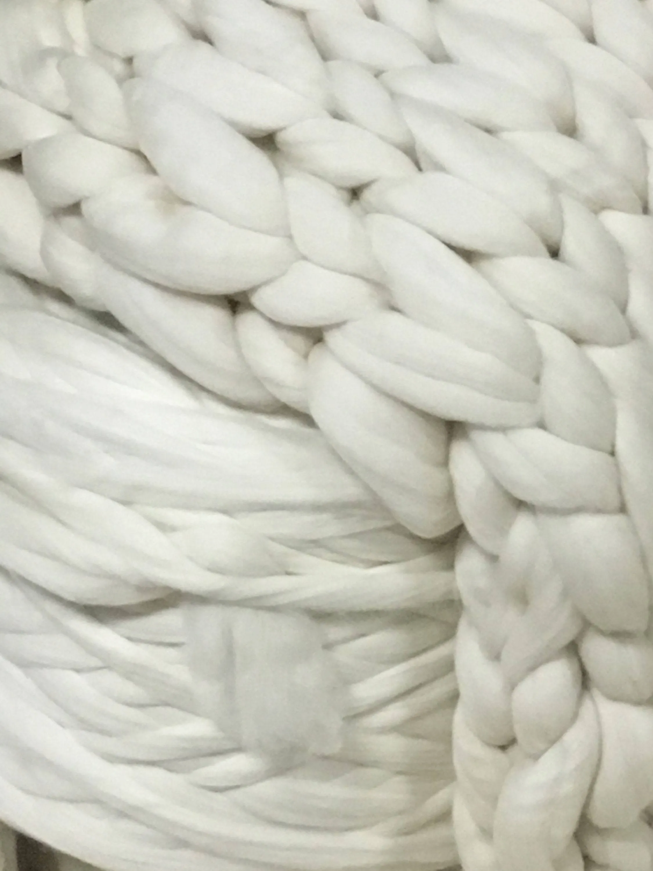 8 lbs Pounds White Wool Roving Chunky Yarn, Jumbo Yarn, Big Yarn, Giant Yarn to Make Your Own Chunky Knit Blanket