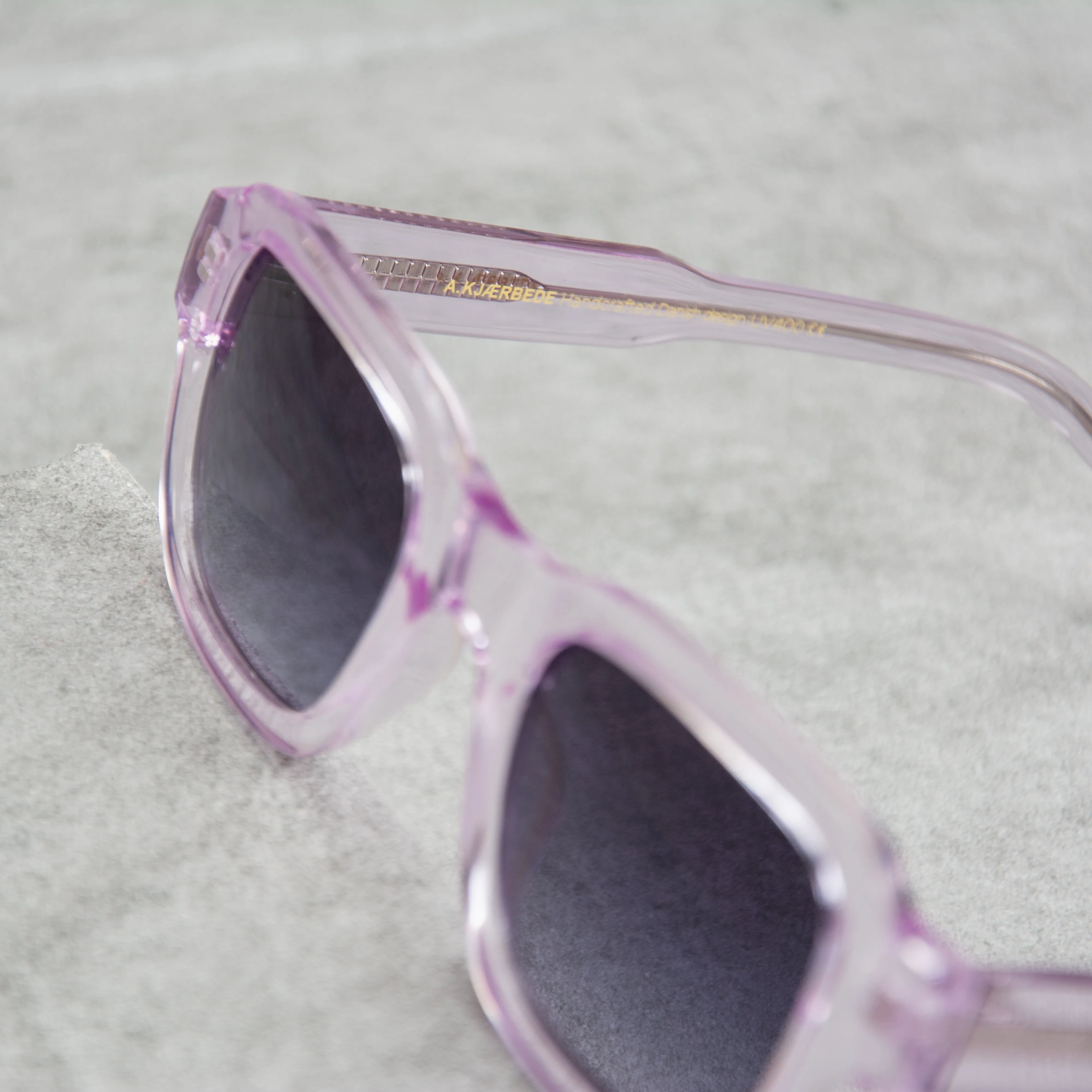 A Kjaerbede Halo KL2208 Sunglasses - Lavender Transparent