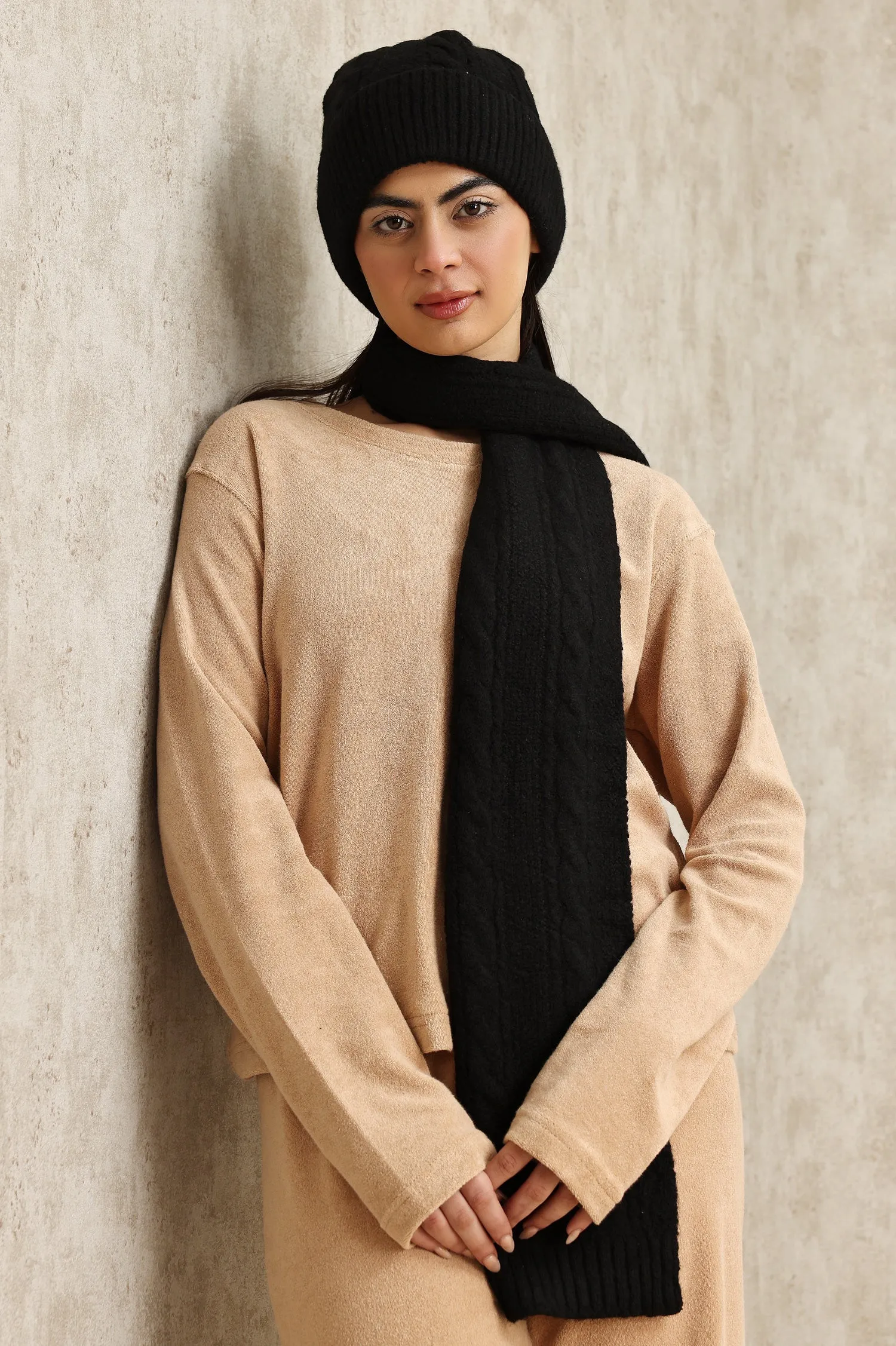 COZY KNIT HAT AND SCARF SET-BLACK