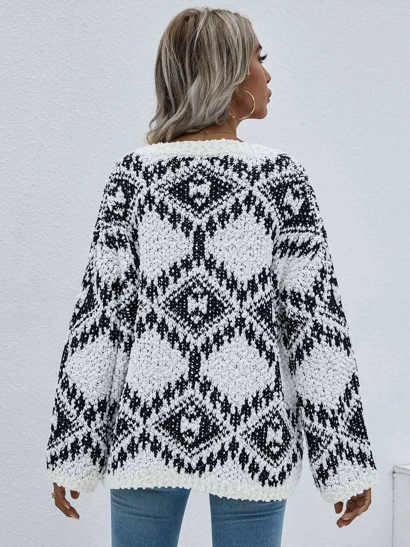 Geometric Print Chunky Knit Distressed Sweater