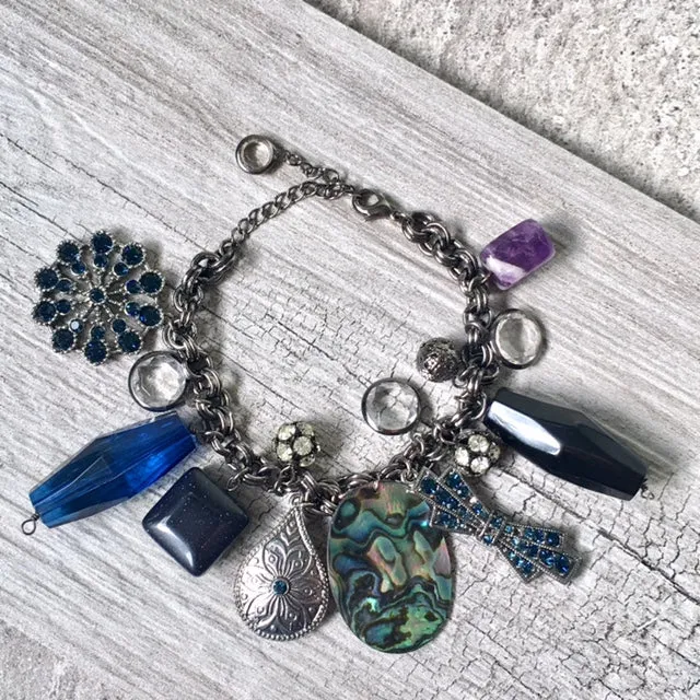 NAVY BLUE PEWTER METAL CHUNKY STONE BEADED CHARM BRACELET